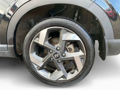 Used 2021 Hyundai Venue SEL FWD image 12