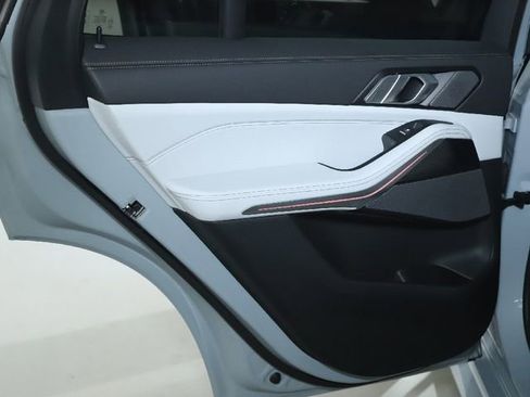 Used 2025 BMW X5 xDrive40i w/ M Sport Package image 13