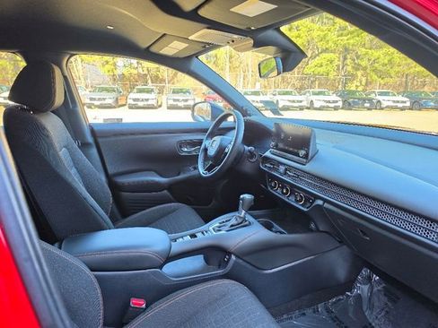 Used 2024 Honda HR-V Sport image 11