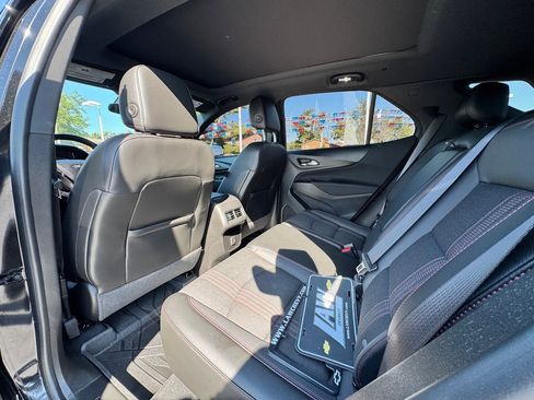 Used 2022 Chevrolet Equinox RS image 9