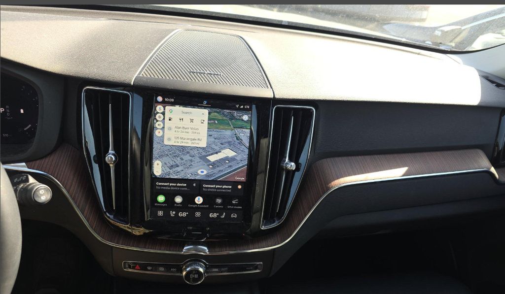 Used 2024 Volvo XC60 B5 Plus w/ Protection Package Premier AWD/4WD image 12