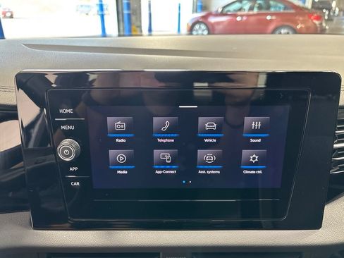 Used 2025 Volkswagen Jetta Sport FWD image 17