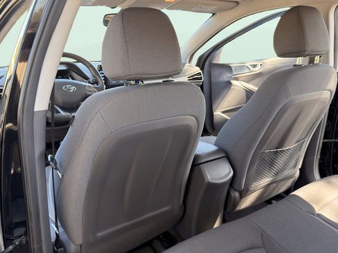 Used 2020 Hyundai Ioniq SE image 21