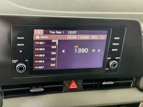 Used 2023 Kia Sportage LX AWD/4WD image 8