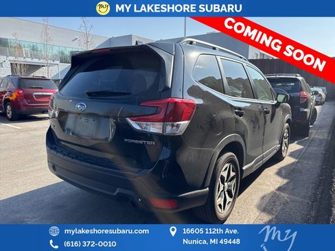 Used 2024 Subaru Forester Premium image 7