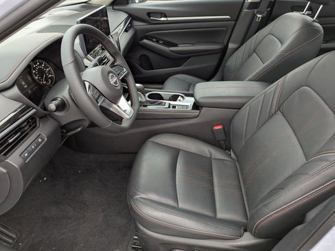 New 2025 Nissan Altima 2.5 SR w/ SR Premium Package image 16