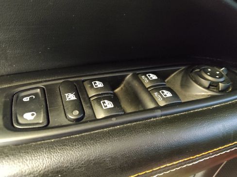 Used 2018 Jeep Compass Latitude w/ Popular Equipment Group FWD image 27
