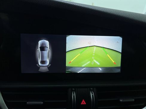 Used 2020 Alfa Romeo Giulia RWD image 16