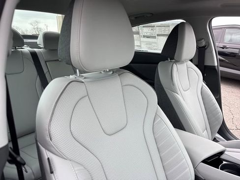 New 2026 Hyundai Elantra Limited image 25