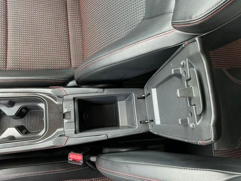 Used 2025 Nissan Kicks SR w/ Illumination Package FWD image 21