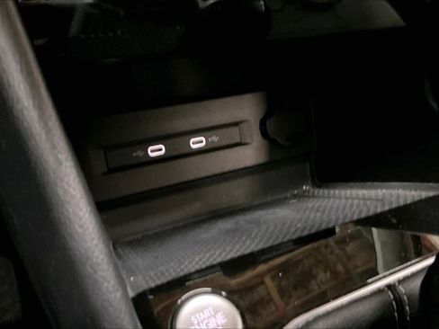 Used 2022 Volkswagen Taos SEL image 35