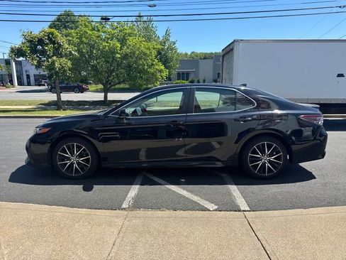 Used 2024 Toyota Camry SE FWD image 6