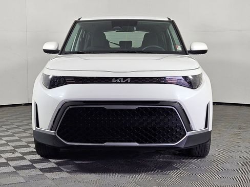 Used 2025 Kia Soul LX w/ LX Technology Package image 2