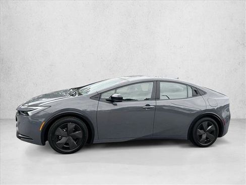 Used 2024 Toyota Prius LE image 4