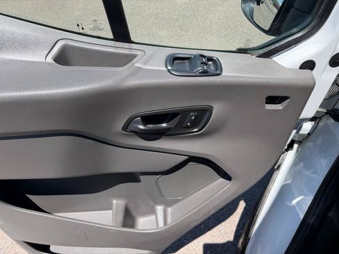 Used 2021 Ford Transit 250 Low Roof RWD image 13