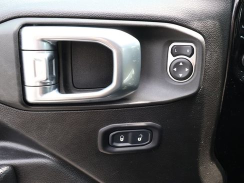 Used 2022 Jeep Wrangler Unlimited Sport AWD/4WD image 16