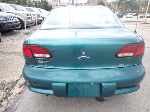 Used 1998 Chevrolet Cavalier Sedan w/ Preferred Equipment Group 1 image 3