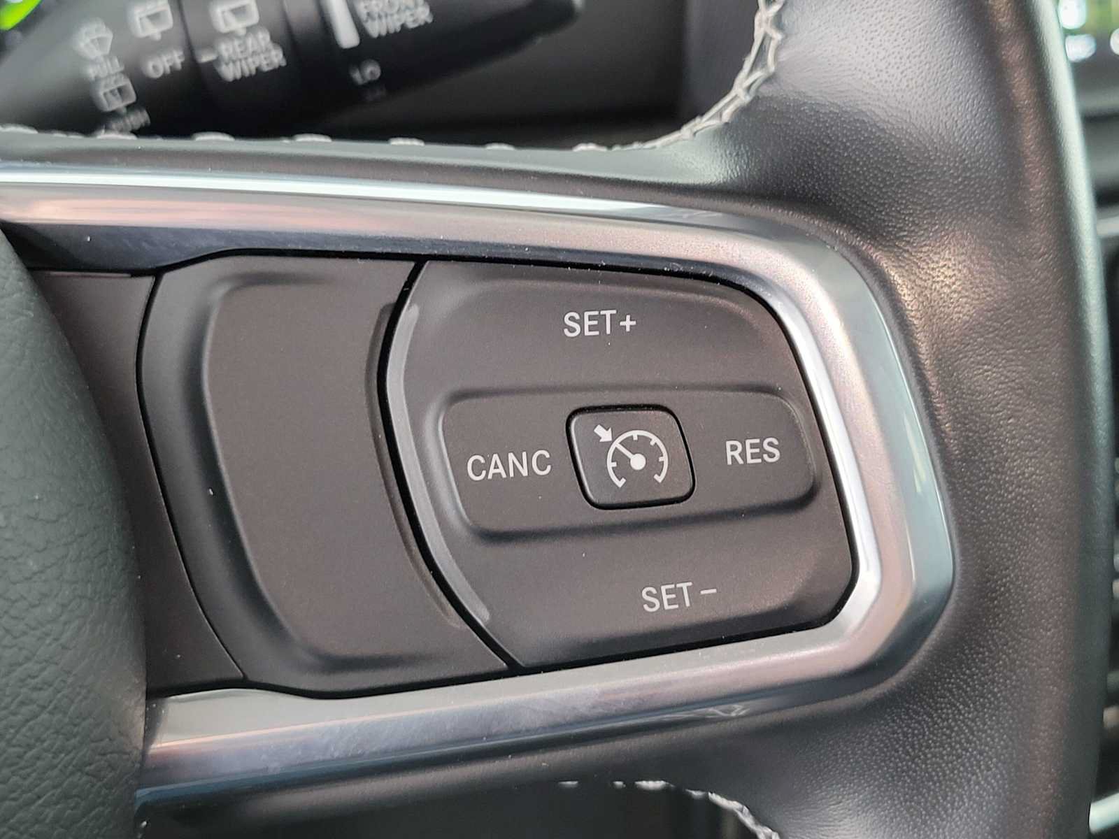 Used 2022 Jeep Wrangler Unlimited Sahara AWD/4WD image 30
