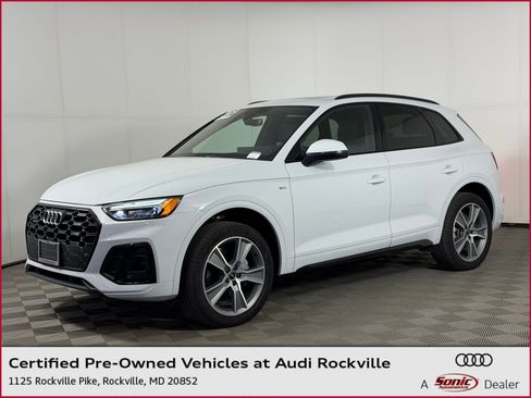 Certified 2025 Audi Q5 2.0T Premium w/ Convenience Plus Package image 1