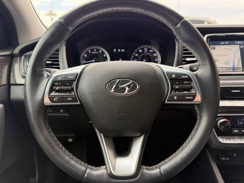Used 2018 Hyundai Sonata Limited w/ Limited Ultimate Package 03 FWD image 9