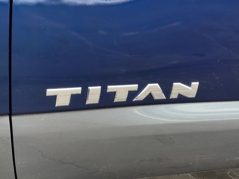 Used 2017 Nissan Titan PRO-4X w/ Pro-4x Convenience Package image 35