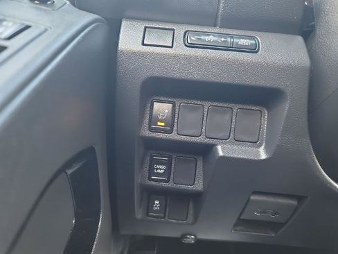 Used 2023 Nissan Frontier SV w/ Midnight Edition Package image 17