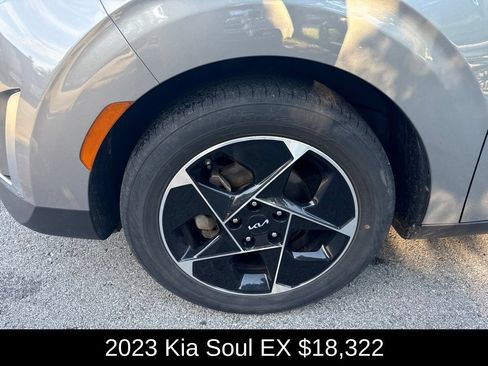 Used 2023 Kia Soul EX FWD image 9