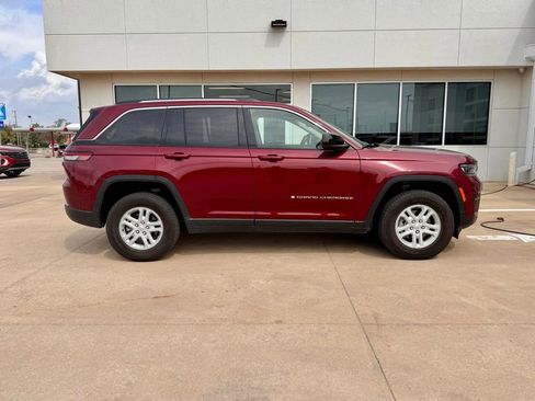 Used 2024 Jeep Grand Cherokee Laredo w/ Luxury Tech Group I image 2