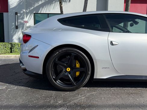 Used 2012 Ferrari FF image 4