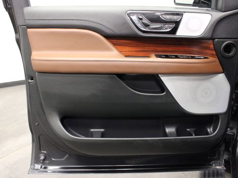 Used 2024 Lincoln Navigator L Reserve AWD/4WD image 21