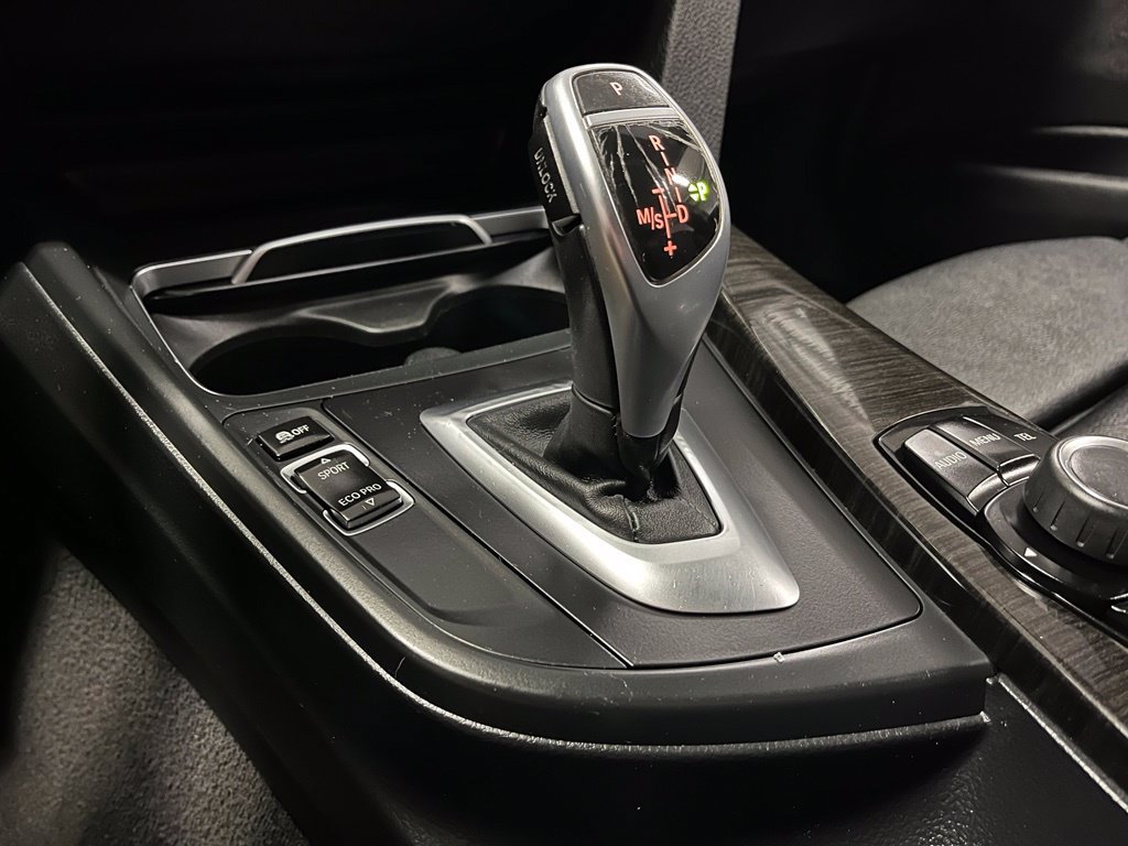 Used 2016 BMW 328i xDrive Sedan AWD/4WD image 12
