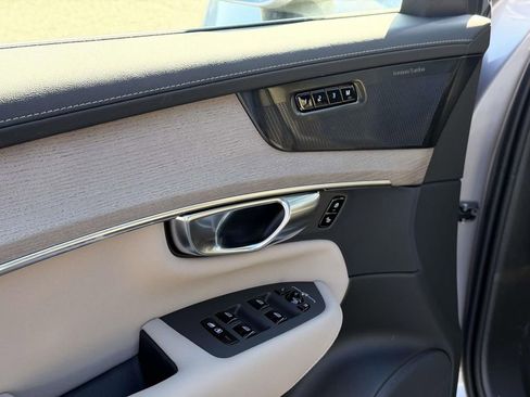 New 2026 Volvo XC90 B6 Plus w/ Protection Package Premier image 17