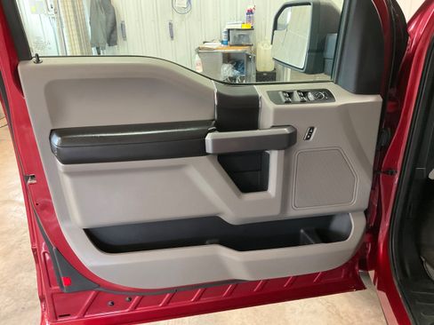 Used 2019 Ford F150 XLT AWD/4WD image 9