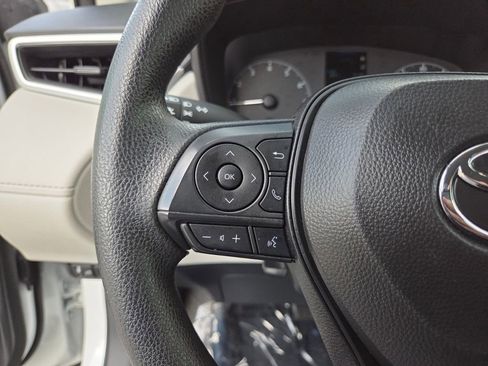 Used 2025 Toyota Corolla Cross L FWD image 32