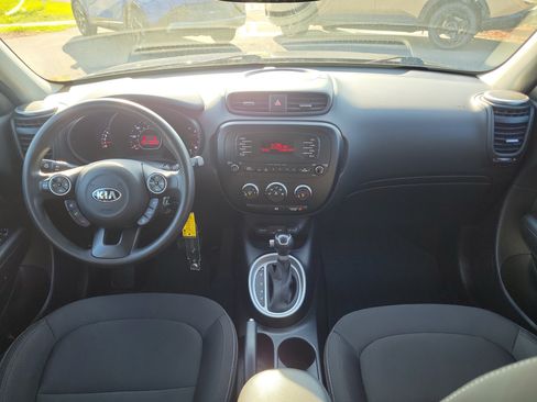 Used 2016 Kia Soul FWD image 17