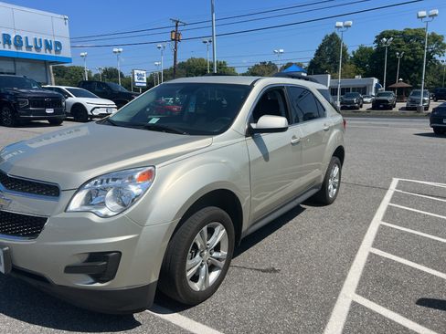 Used 2015 Chevrolet Equinox LT FWD image 2