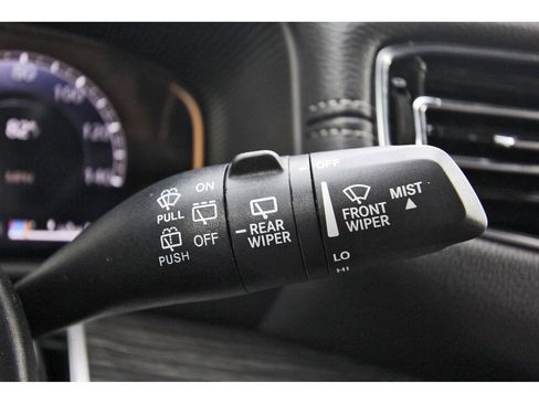 Used 2024 Jeep Wagoneer L Series II image 19