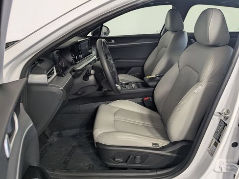 Used 2021 Kia K5 GT-Line AWD/4WD image 11