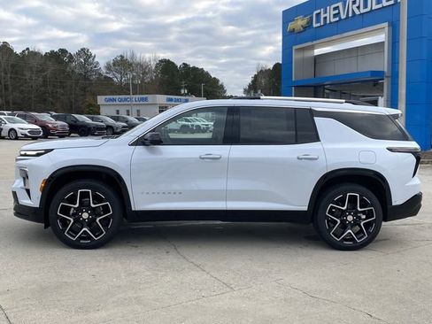 New 2026 Chevrolet Traverse High Country w/ LPO, Floor Liner Package image 2