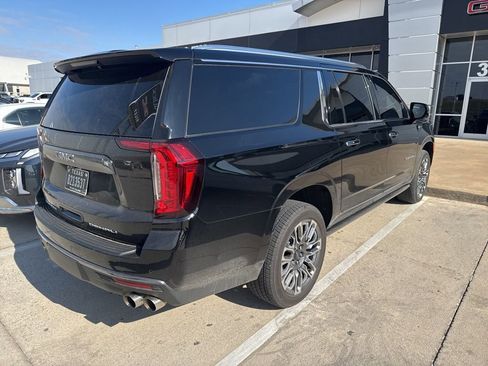 Used 2023 GMC Yukon XL Denali Ultimate image 4