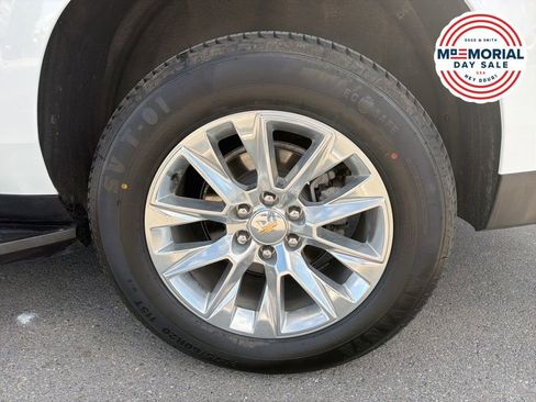 Used 2023 Chevrolet Suburban Premier AWD/4WD image 30