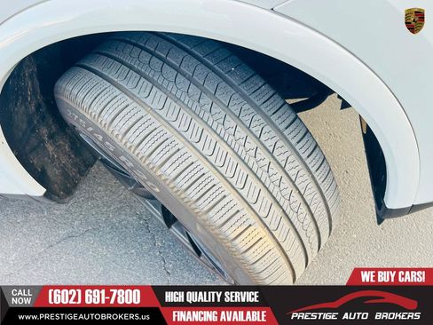 Used 2017 Porsche Cayenne Platinum Edition AWD/4WD image 19
