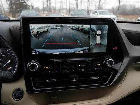 Certified 2022 Toyota Highlander Limited image 23