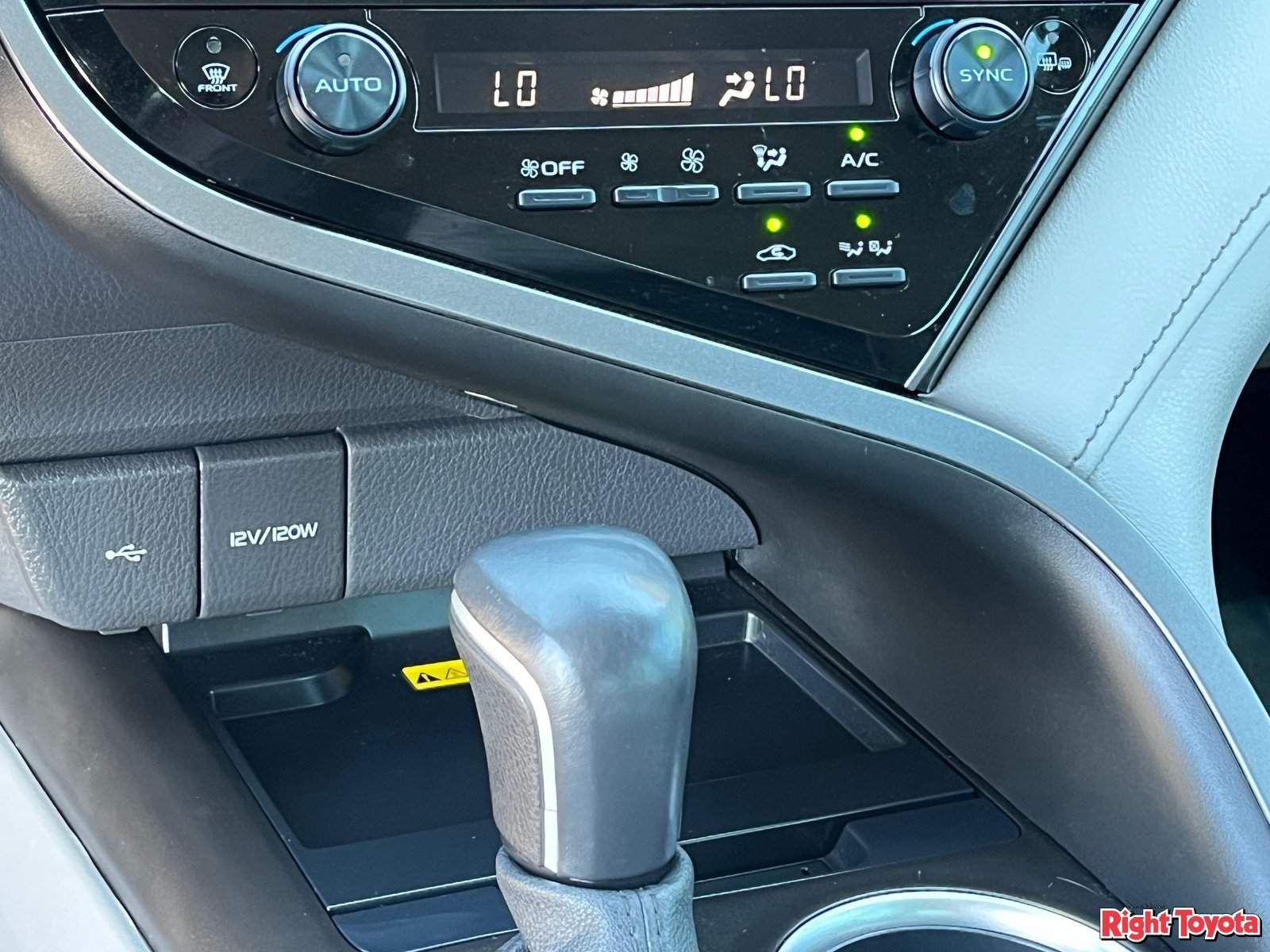 Certified 2022 Toyota Camry XLE FWD image 30