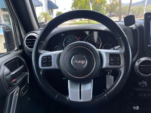 Used 2017 Jeep Wrangler Unlimited Rubicon image 24