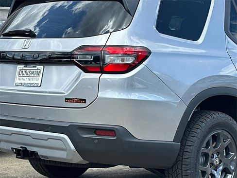 New 2025 Honda Pilot TrailSport image 6