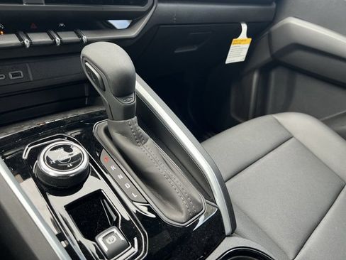 Used 2025 Chevrolet Colorado Trail Boss AWD/4WD image 16