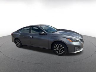 Used 2025 Nissan Altima 2.5 SV FWD video 2