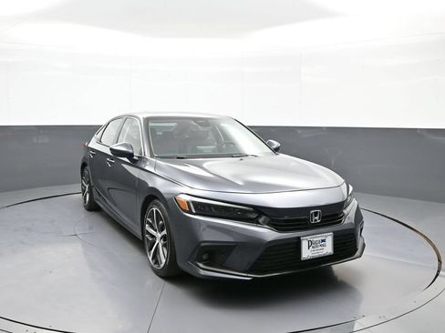 Certified 2024 Honda Civic Touring image 3