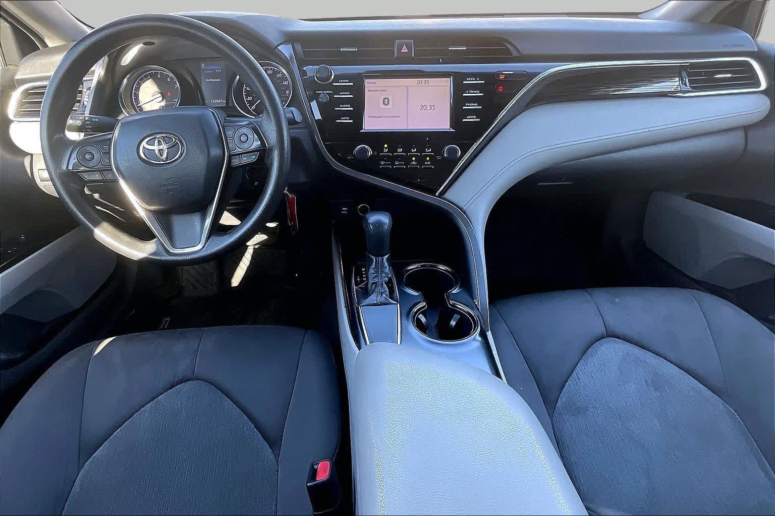 Used 2018 Toyota Camry LE FWD image 12